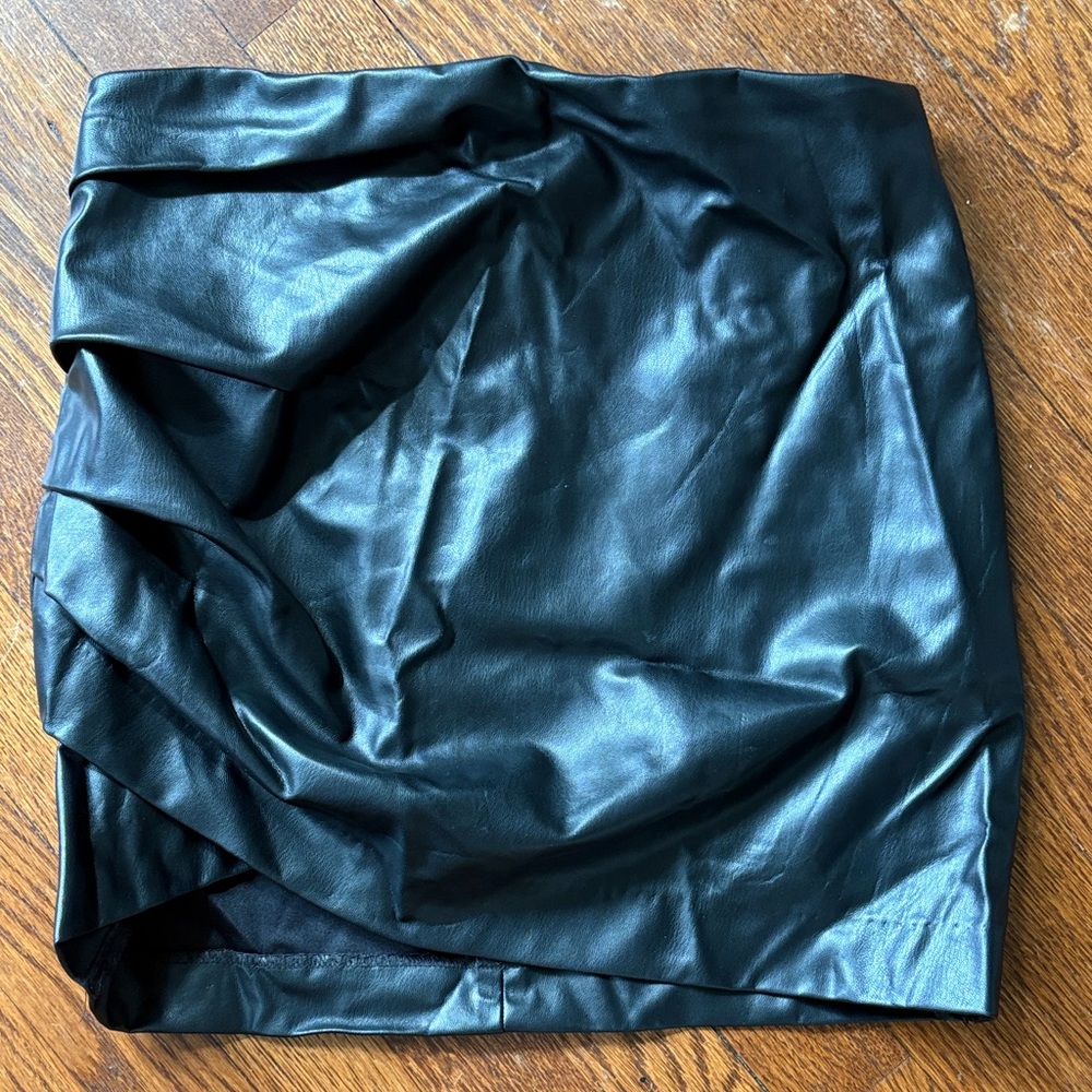H&M Black Faux Leather Pencil mini  Skirt zipper
